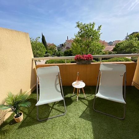 Superbe Appartement Avec Grande Terrasse Carqueiranne Esterno foto