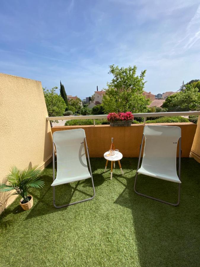 Superbe Appartement Avec Grande Terrasse Carqueiranne Esterno foto